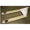 Image 2 : Crown Pallet Jack