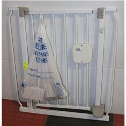 BABY GATE