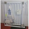 Image 1 : BABY GATE