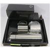 Image 1 : 2 NEW STAINLESS STEEL THERMOSES AND MUGS