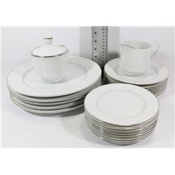 SERVICE FOR 8 CROWN VICTORIA FINE CHINA DISH SET
