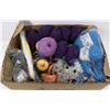 Image 1 : BOX OF YARN AND OTHER CRAFTS