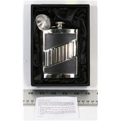STAINLESS STEEL 8OZ FLASK GIFT SET