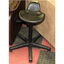 HYDRAULIC PROJECT STOOL