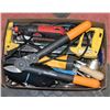 Image 1 : FLAT OF ASSORTED TOOLS