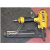 Image 1 : DEWALT D51430 16 GAUGE MED. CROWN STAPLER