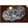 Image 1 : WOLF ORIGINAL NUVUK SOAPSTONE CARVED IGLOO.