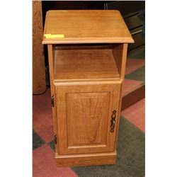 WOOD END TABLE WITH CUPBOARD