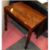 Image 1 : SOLID WOOD END TABLE - RECTANGULAR