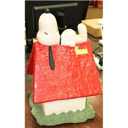 XLARGE CERAMIC SNOOPY STATUE
