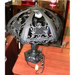 HEAVY METAL TABLE LAMP.