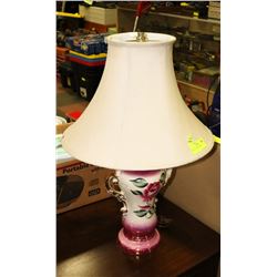 VINTAGE TABLE LAMP 24"
