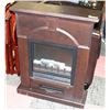 Image 1 : SMALL ELECTRIC FIREPLACE WITH MANTEL.