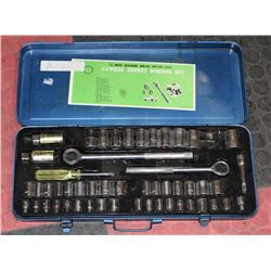 3/8” & 1/2” 52 PIECE SOCKET SET METRIC SIZES