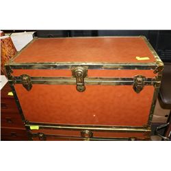 VINTAGE STYLE TRUNK 36 X 20 X 19, AS THEY COME