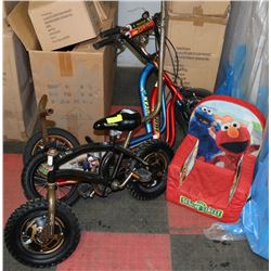 12.5" TOW MASTER BIKE WITH 2-12" SCOOTERS & CHAIR