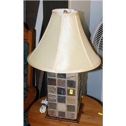 TABLE LAMP