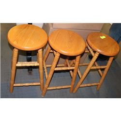 3 STOOLS