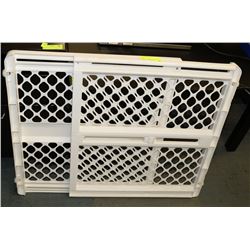 BABY GATE