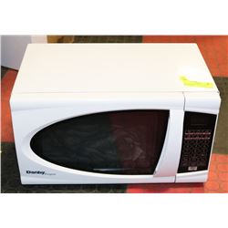 DANBY DESIGNER 700W WHITE MICROWAVE -