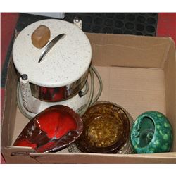 LOT OF VINTAGE ATLAS JUICER AND ASSORTED ASHTRAYS