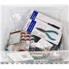 Image 1 : 1 TOTE OF JEWELRY MAKING SUPPLIES
