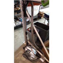 HOOVER WIND TUNNEL BAGLESS VACUUM