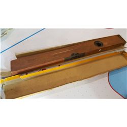 ORIGINAL 1960S STANLEY WOOD LEVEL IN ORIGINAL BOX