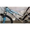 Image 2 : BLUE AND SILVER SCHWINN BIKE