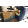 Image 1 : BOX AND JUG OF PLANT FOOD