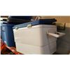 Image 2 : 3 COLEMAN ELECTRIC COOLERS