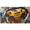 Image 1 : DEWALT JOBSITE RADIO