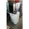 Image 1 : DANBY AIR CONDITIONER AND CHAMBERER WINE FRIDGE
