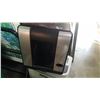 Image 2 : DANBY AIR CONDITIONER AND CHAMBERER WINE FRIDGE
