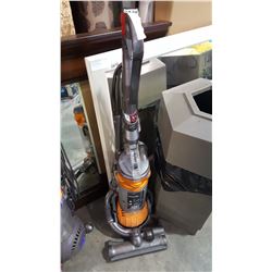 DYSON DC25 VACUUM