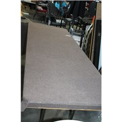 CARPETED FOLDING MARKET TABLE