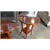 Image 2 : 3 PIECE OVAL GLASS TOP CHERRY FINSH COCKTAIL COFFEE TABLE SET