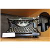 Image 1 : ANTIQUE UNDERWOOD 11 TYPEWRITER