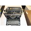 Image 2 : ANTIQUE UNDERWOOD 11 TYPEWRITER