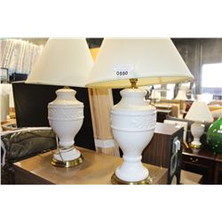 PAIR OF MODERN TABLE LAMPS WITH SHADE