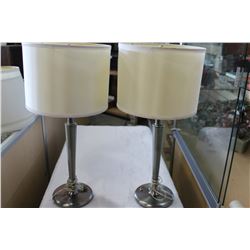 PAIR OF MODERN TABLE LAMPS WITH SHADE