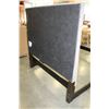 Image 4 : QUEEN SIZE BEDFRAME W/ GREY FABRIC HEADBOARD