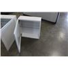 Image 3 : 2 ONE DOOR MEDICINE CABINETS
