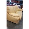 Image 2 : BEIGE SOFA, VISIBLE WEAR
