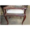 Image 2 : MAHOGANY DISPLAY ENDTABLE