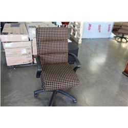 ROLLING GAS LIFT OFFICE CHAIR, VERY COMFORTABLE!