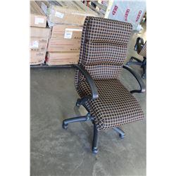 ROLLING GAS LIFT OFFICE CHAIR, VERY COMFORTABLE!