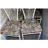 Image 2 : 4 WHITE METAL DINING CHAIRS