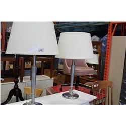 PAIR OF MODERN TABLE LAMPS WITH SHADE