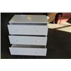 Image 2 : 3 DRAWER WHITE DRESSER